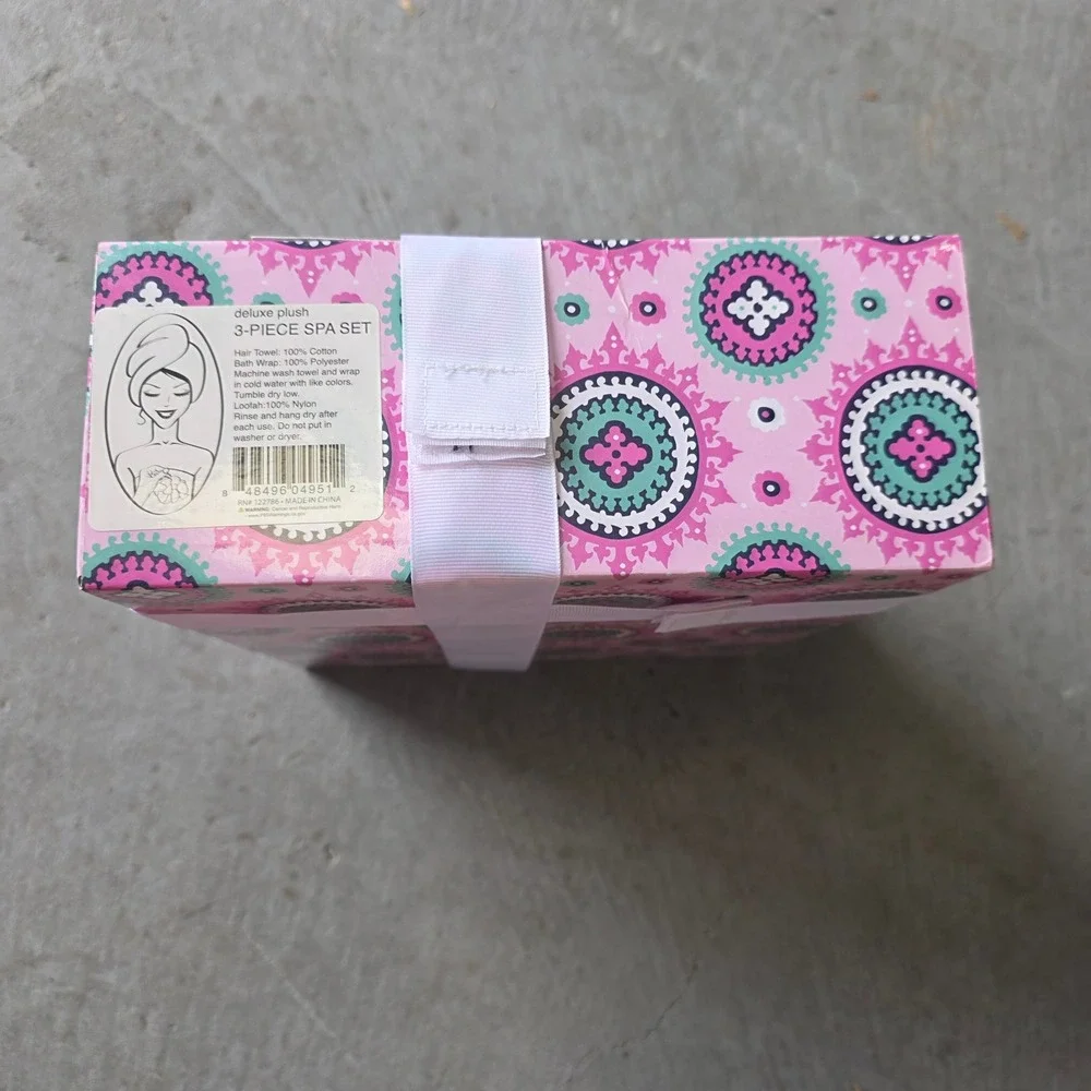 Deluxe Plush 3-Piece Spa Set Pink‎ Paisley Bath Wrap Hair Towel Loofah NIB